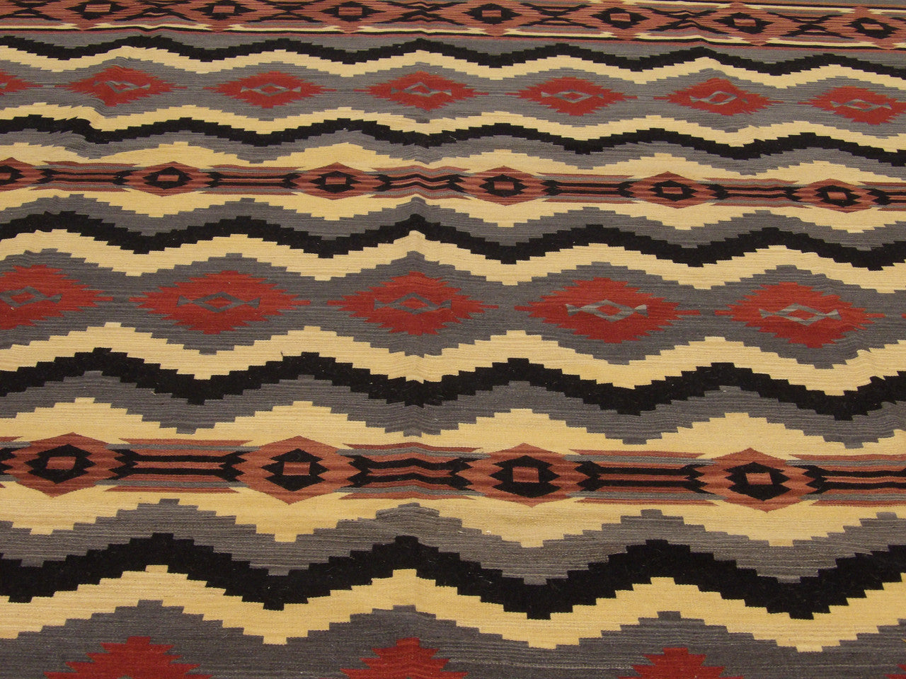 Coastal rug border detail