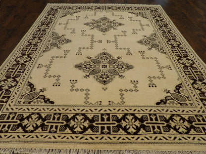 Close-up of wool pile on Oushak Kazak rug