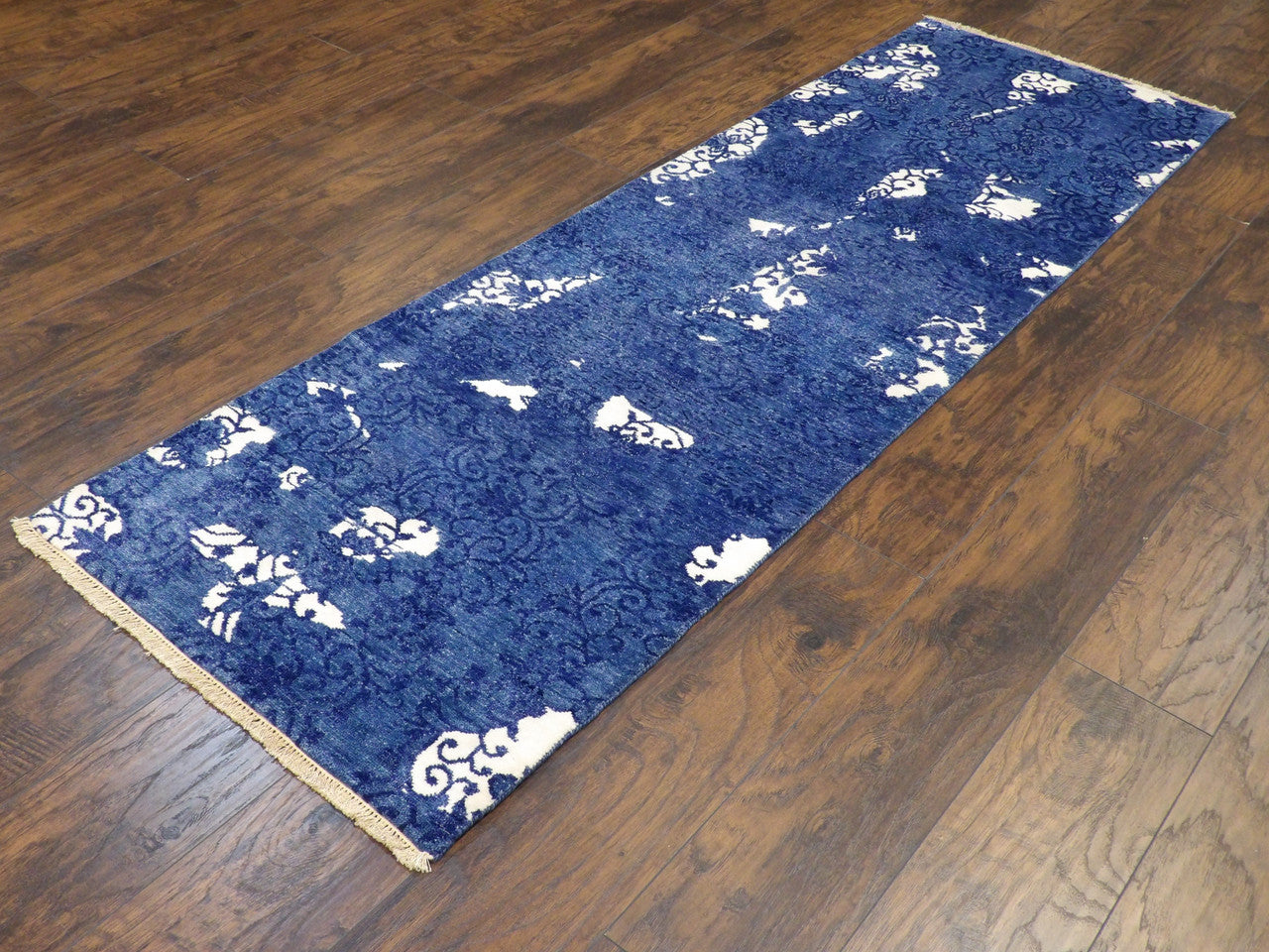 Modern Silky Broken Design pattern detail