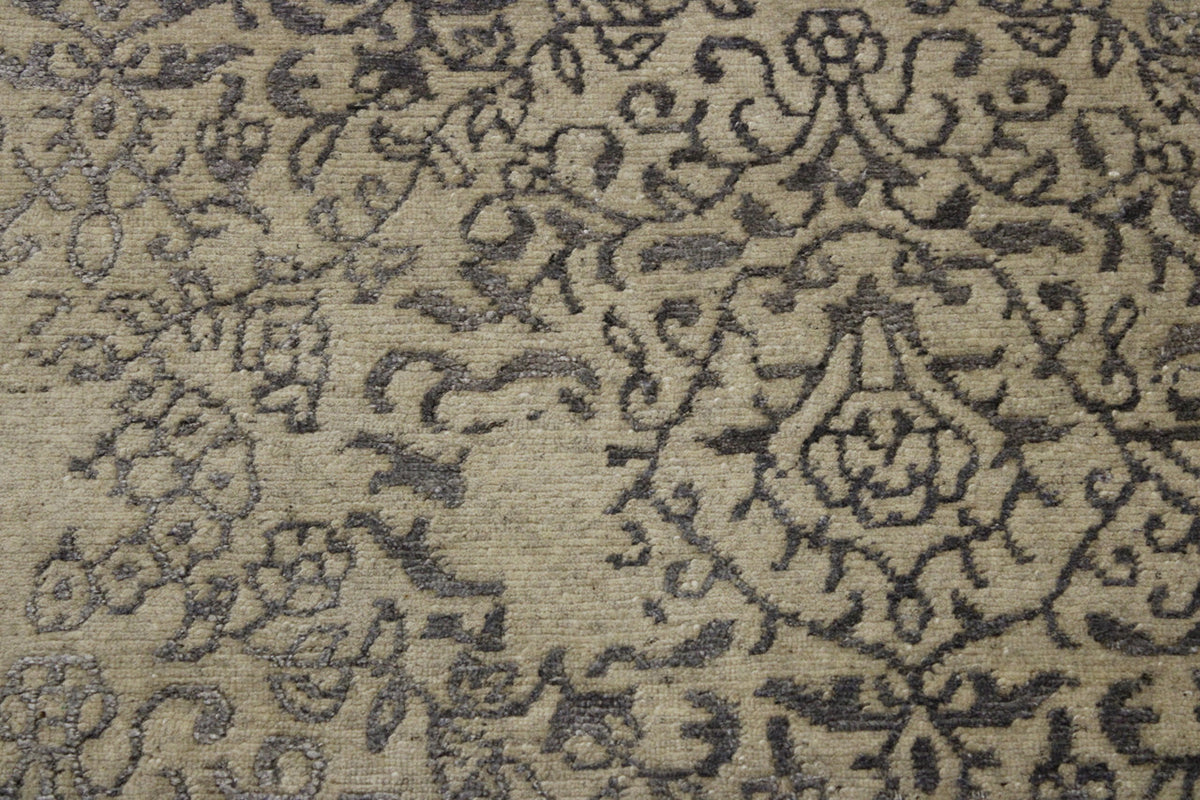 Close-up of wool-silk pile, Beige rug