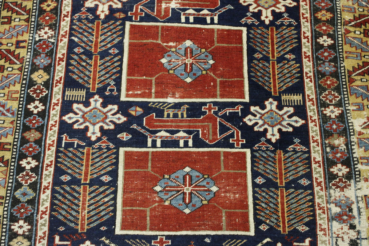 Traditional Antique Vintage Hamadan rug border detail
