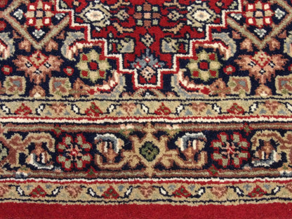 Fine Persian Bidjar rug border detail