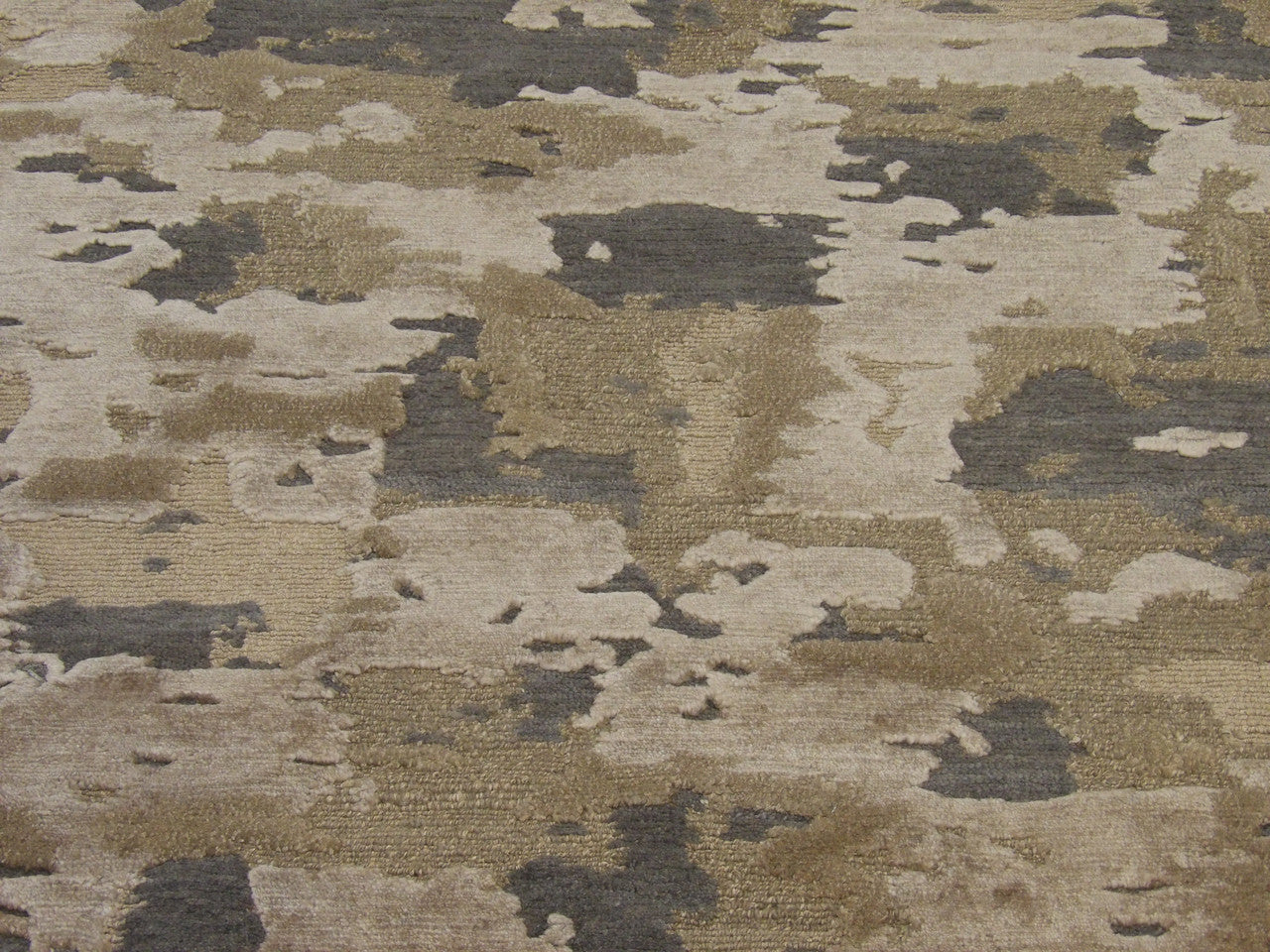 Tibetan abstract rug border detail