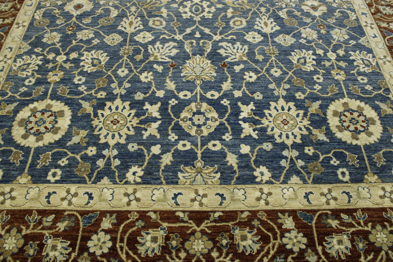 Oushak Chobi rug border detail