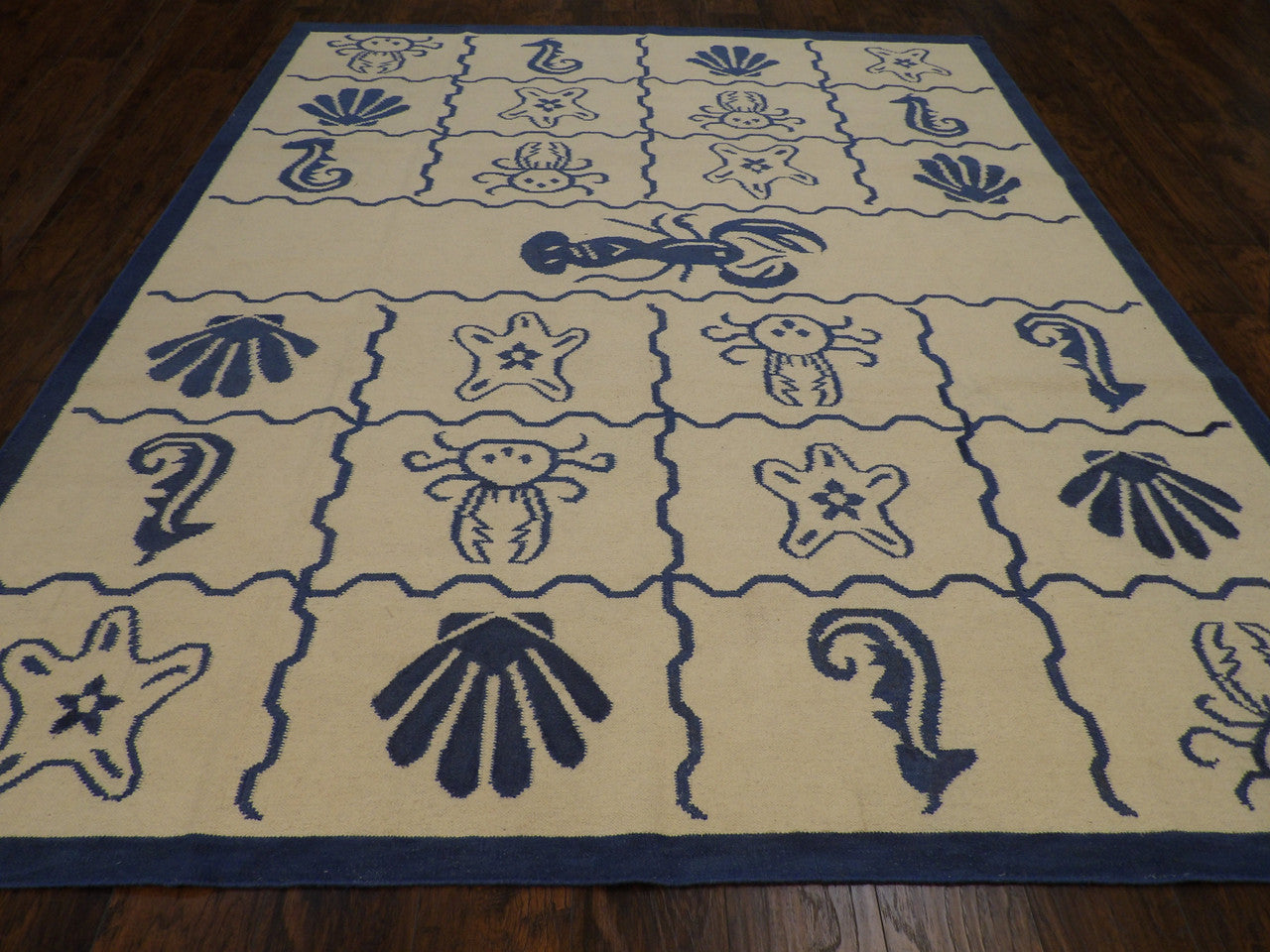 Close-up of wool pile, Blue & White rug