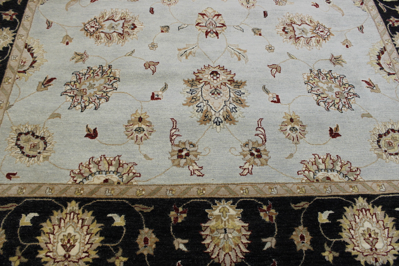 Oushak Indo Agra Chobi rug corner detail