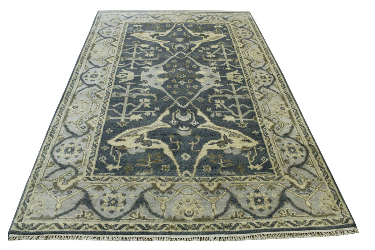 Oushak Ziegler rug corner detail