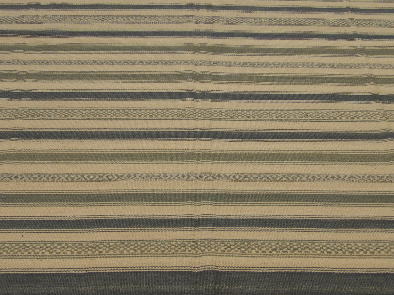 Coastal rug border detail