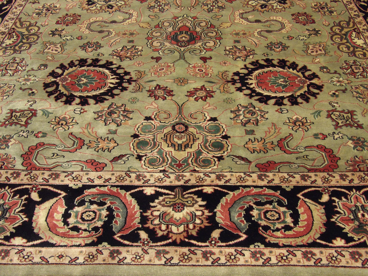 Mashad rug border detail