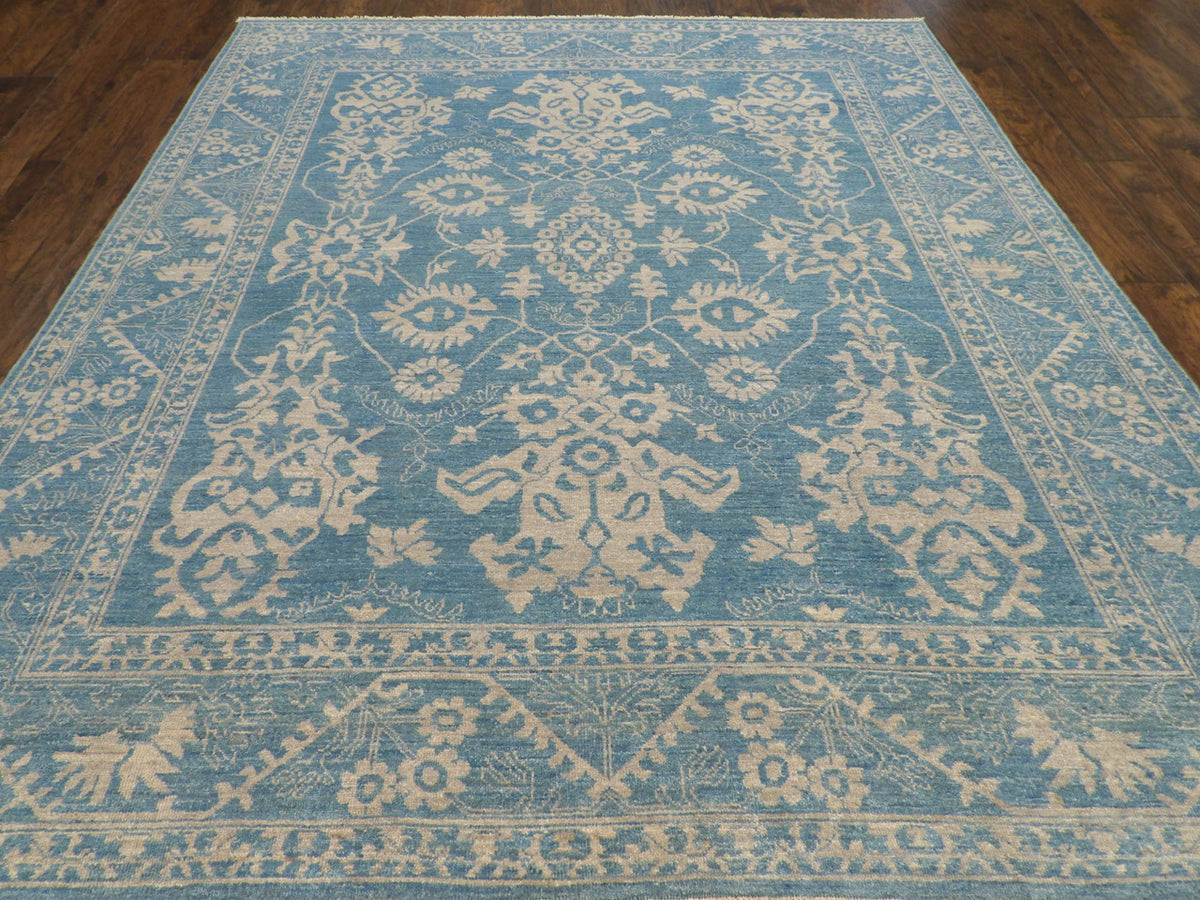 Close-up of wool pile on Oushak Chobie rug