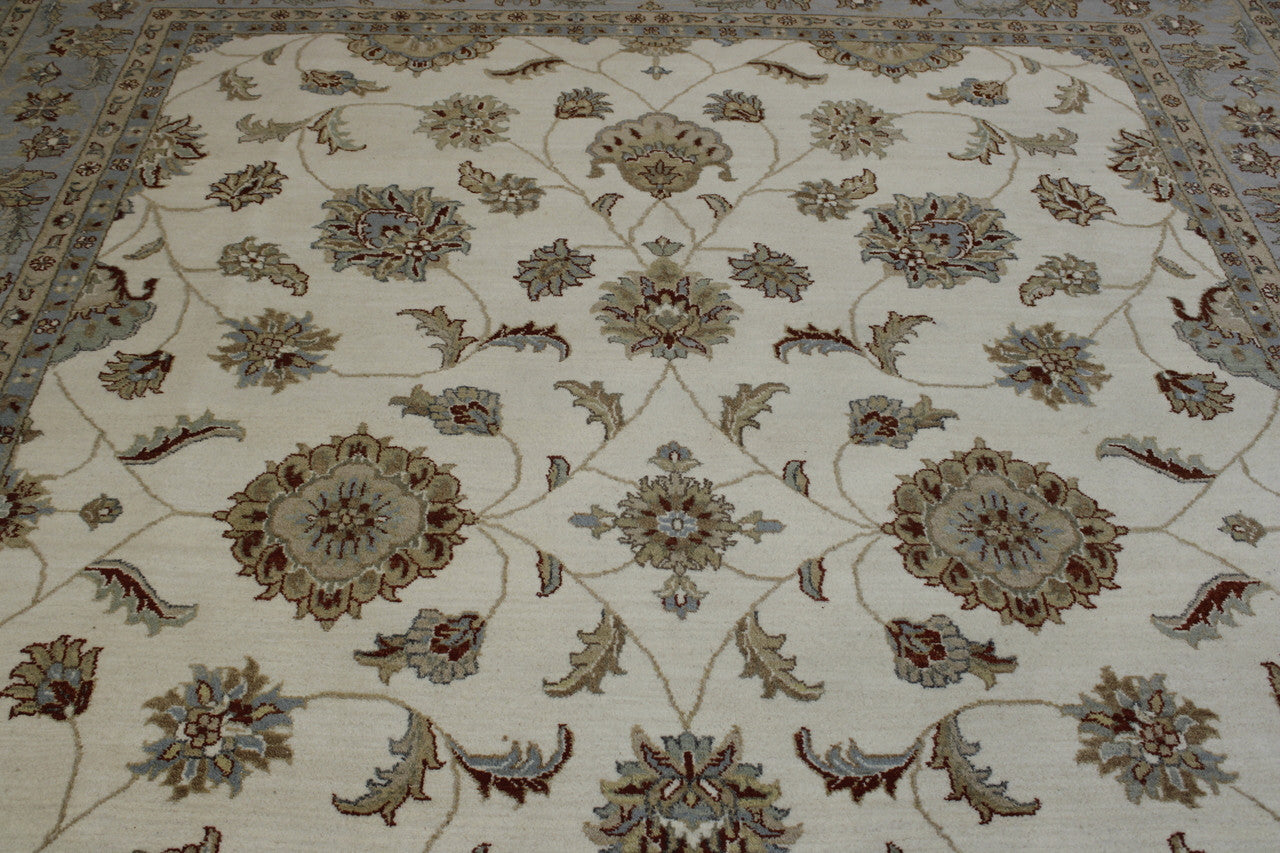 Oushak Indo Agra Chobi rug corner detail