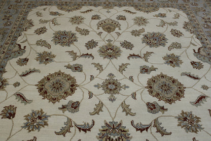 Oushak Indo Agra Chobi rug corner detail