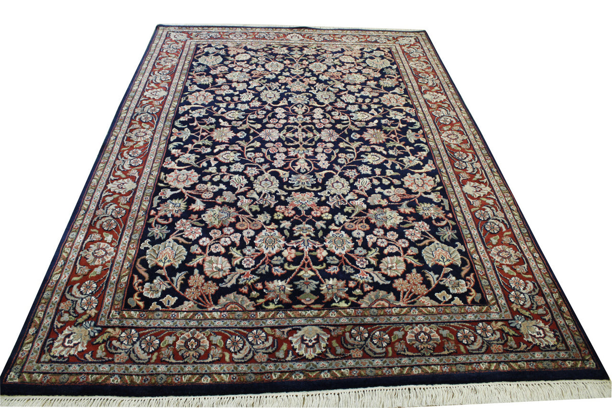 Traditional Mahal Design rug corner detail