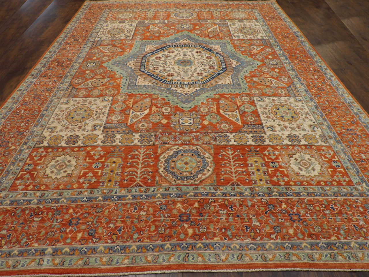 Mamluk Oushak Natural Dye rug corner detail