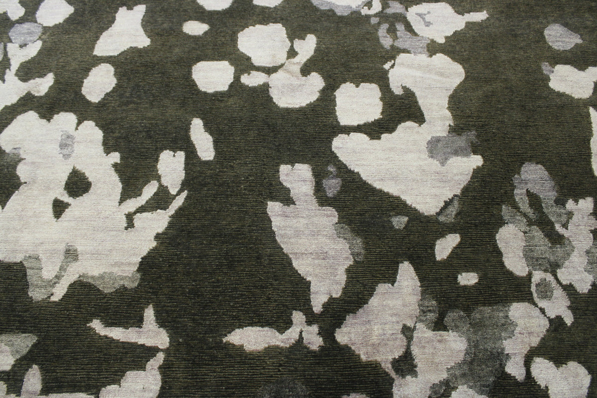 Transitional Abstract Broken Design rug border detail