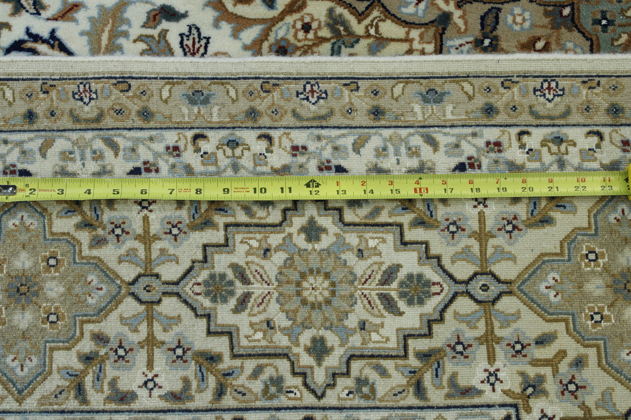 Close-up of wool pile, Gold & Beige rug