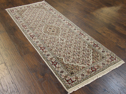 Close-up of wool-silk pile, Ivory rug
