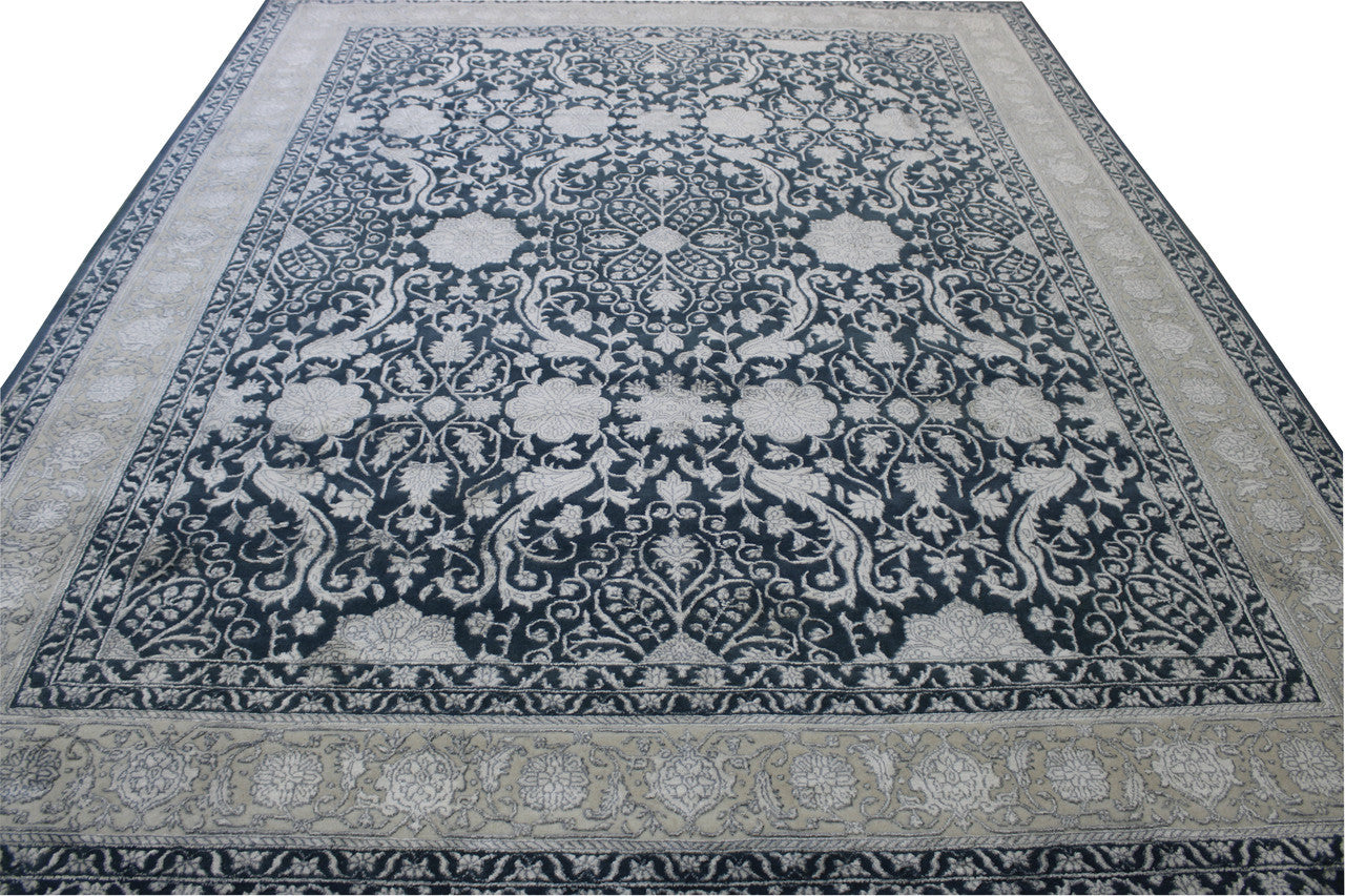 Close-up of wool-silk pile, Blue & White rug