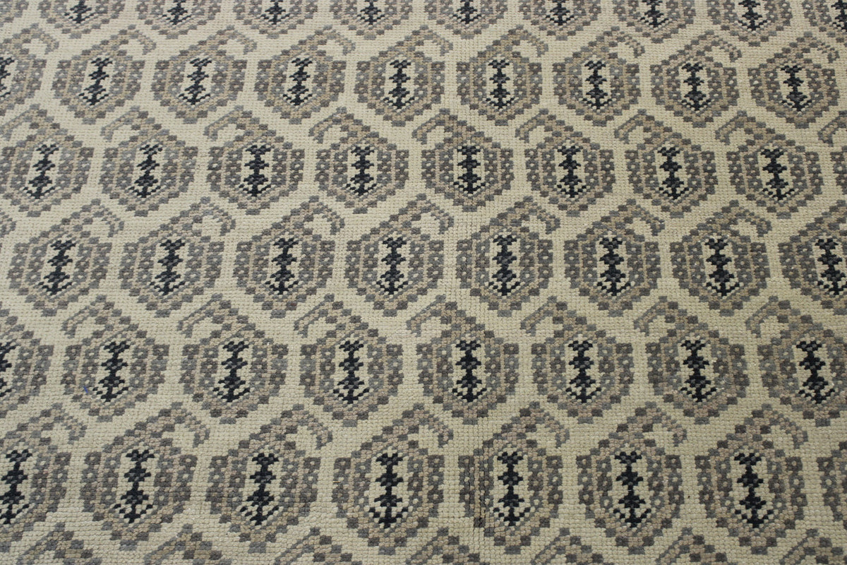 Oushak Kerman Design rug border detail