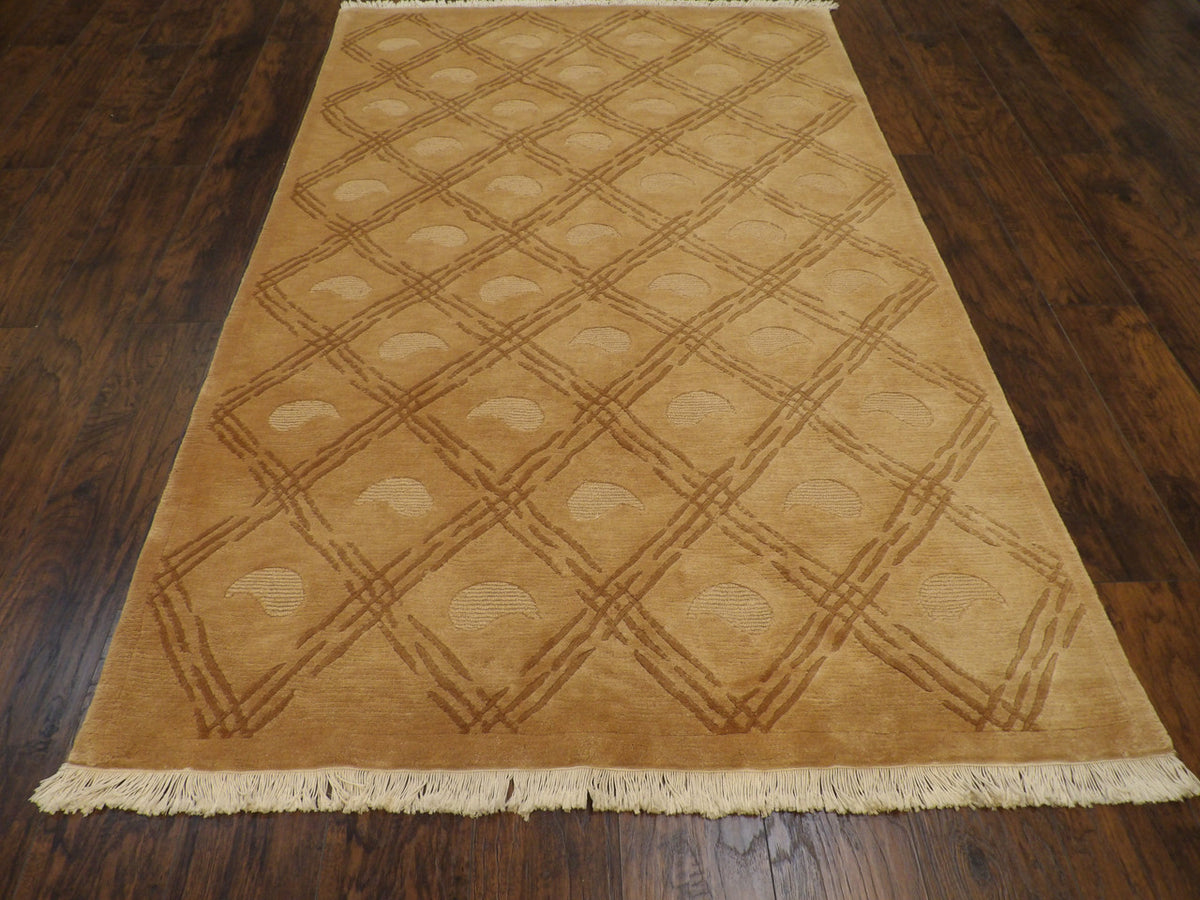 Close-up of wool pile, Brown & Gold rug