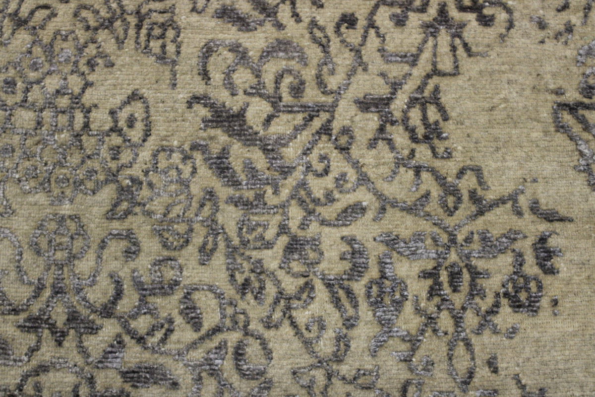 Close-up of wool-silk pile, Beige rug