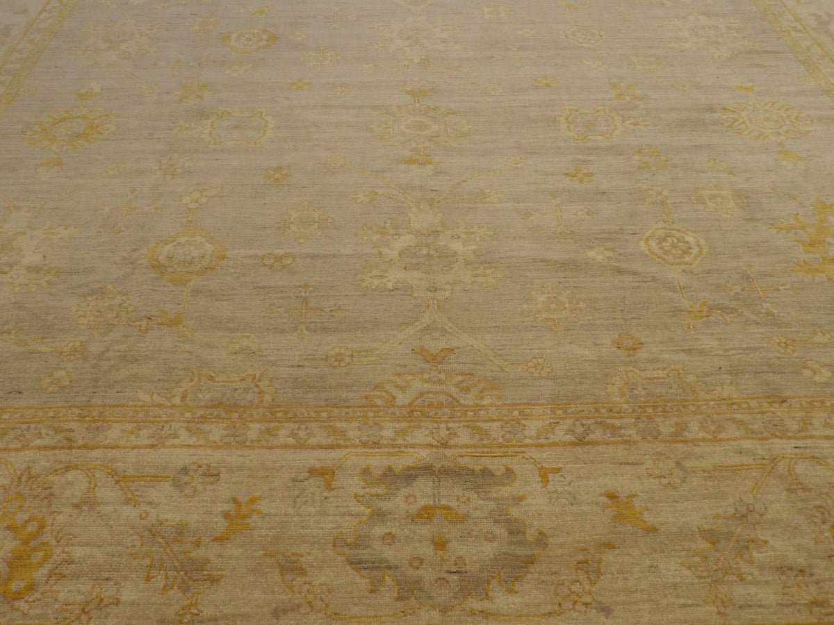 Oushak rug border detail