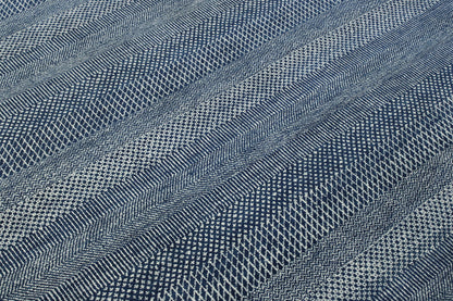 Modern Grass Design rug border detail