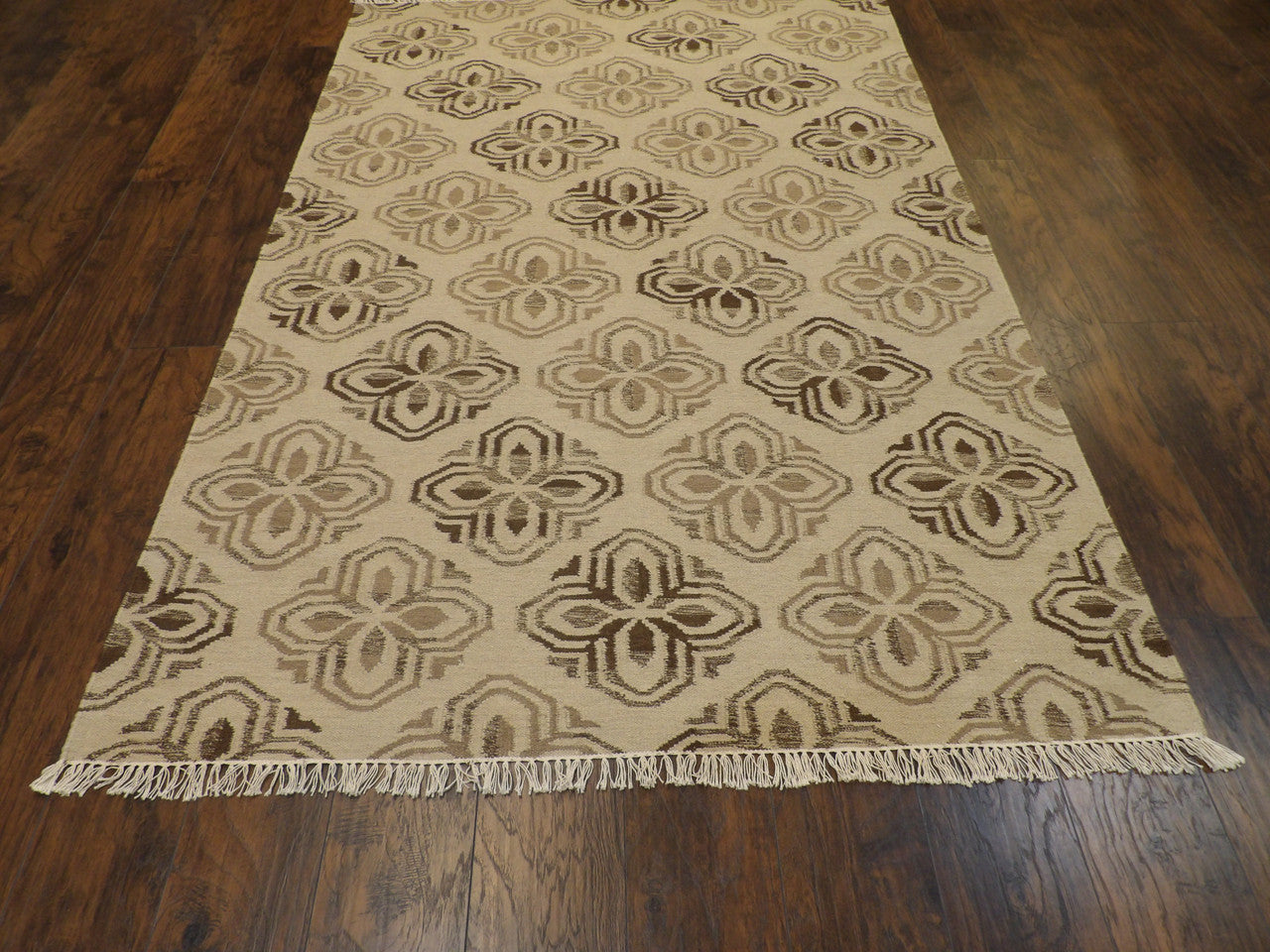 Coastal rug corner detail