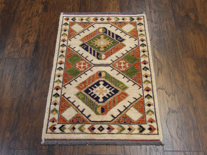Close-up of wool pile, Beige & Rust rug