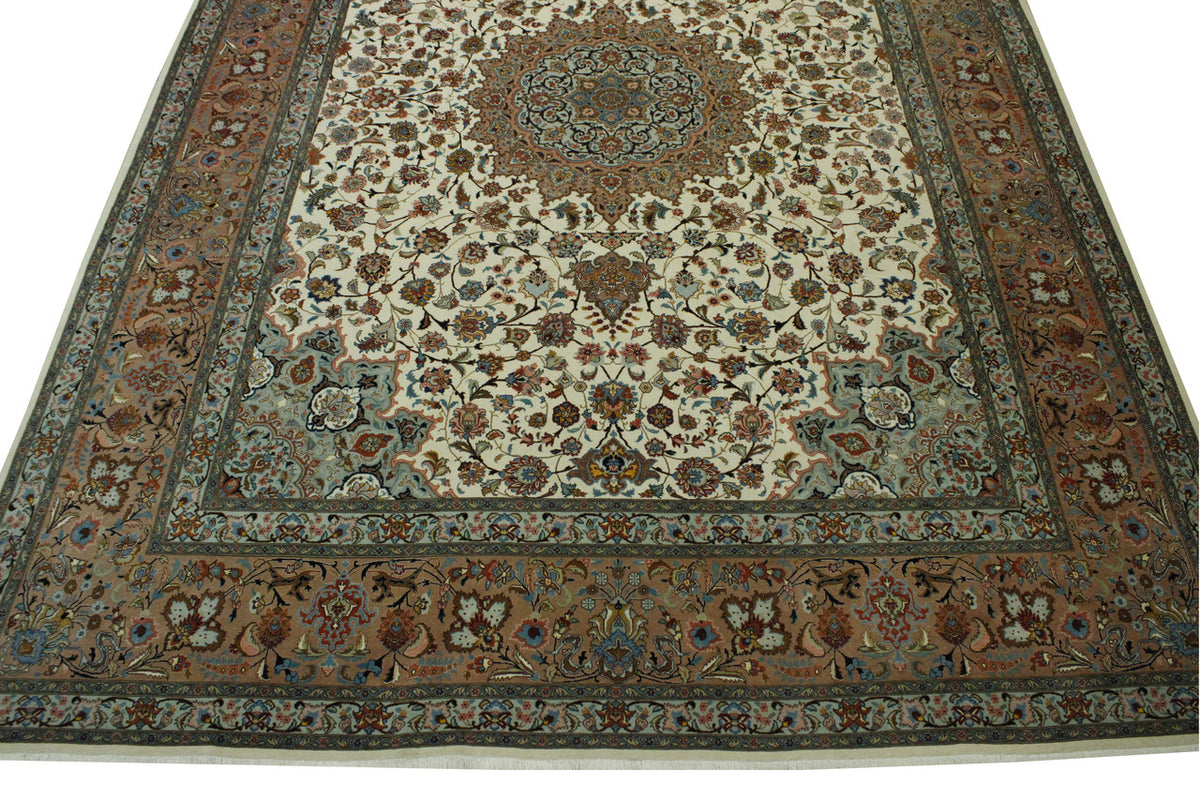 Close-up of wool pile, Beige & Pink rug