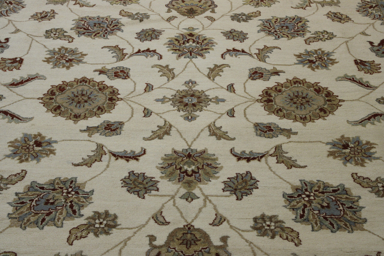 Oushak Indo Agra Chobi rug border detail