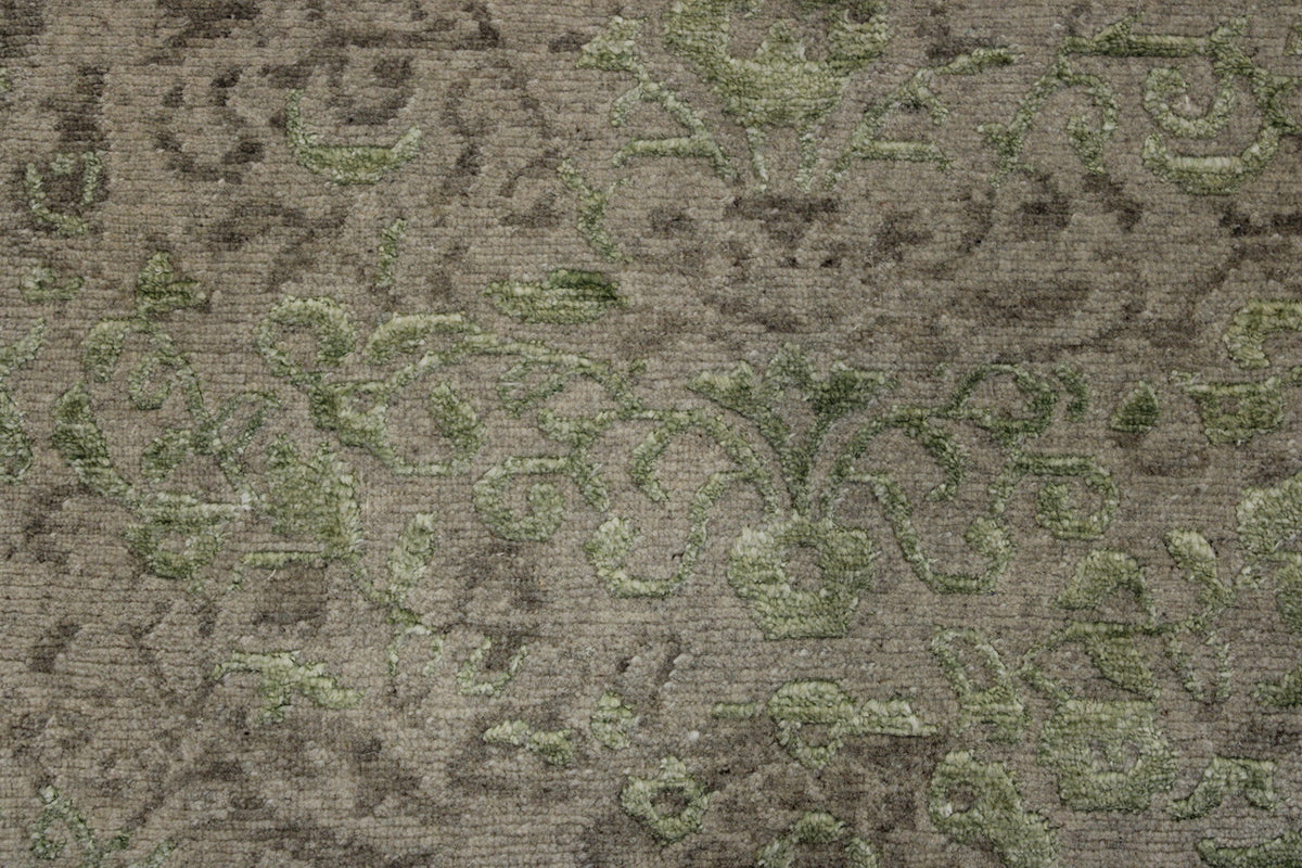 Transitional Abstract Broken Design rug border detail