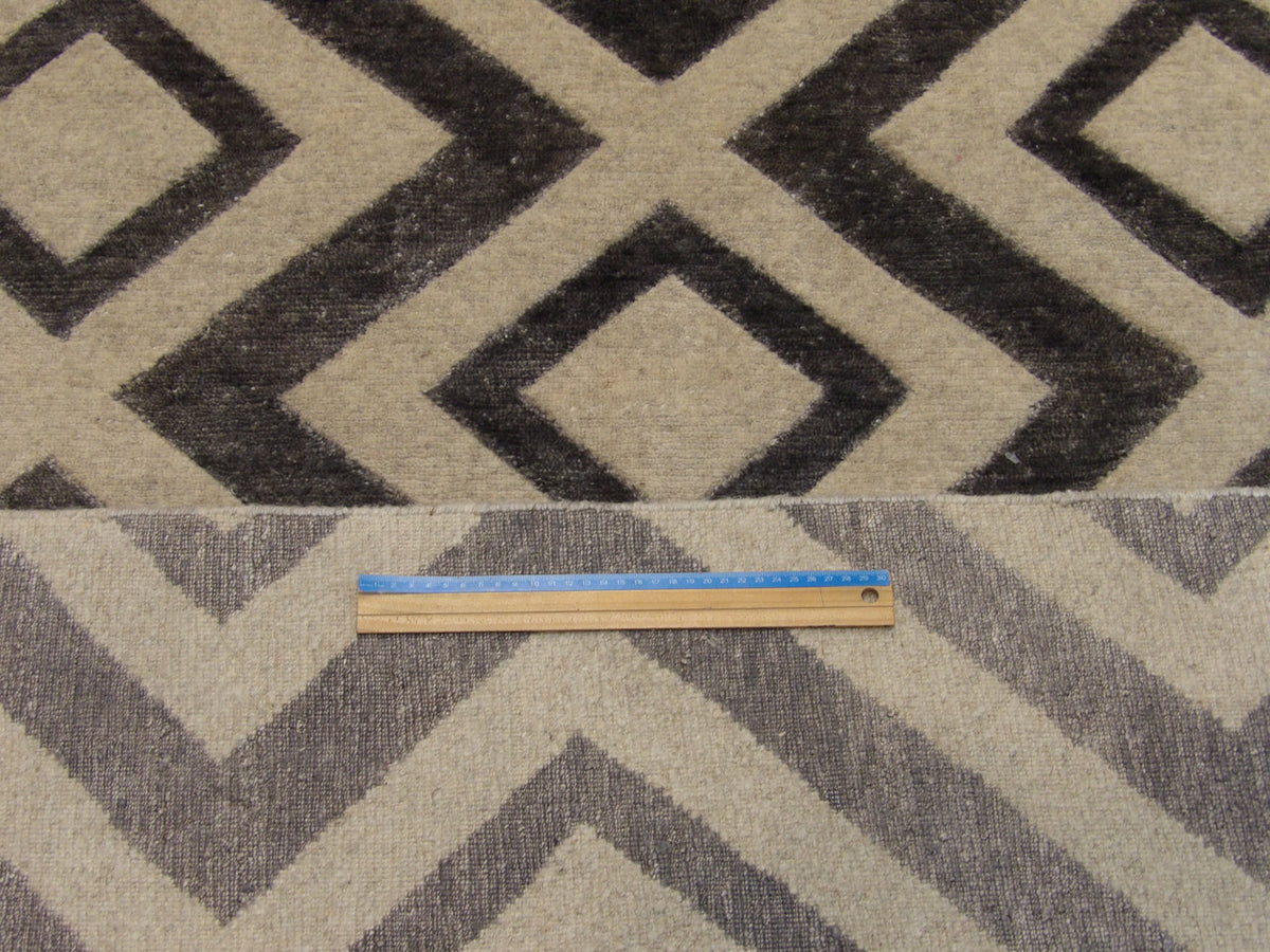 Gray & Silver Modern Abstract Diamond Design rug in room setting