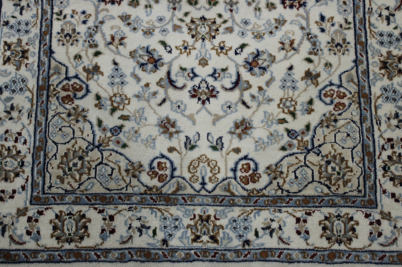 Close-up of wool-silk pile, Beige rug