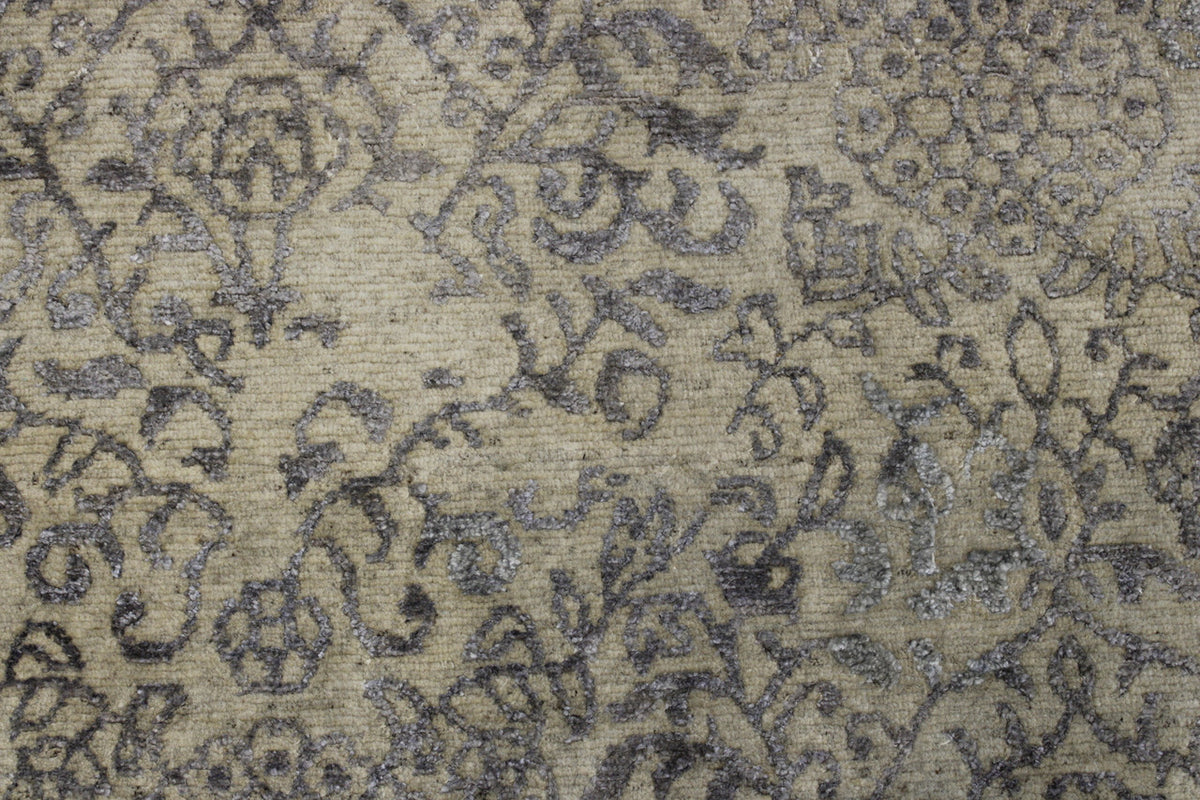 Transitional Abstract Broken Design rug border detail