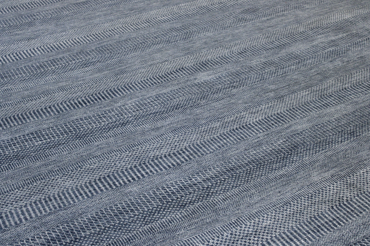 Modern Grass Design rug border detail