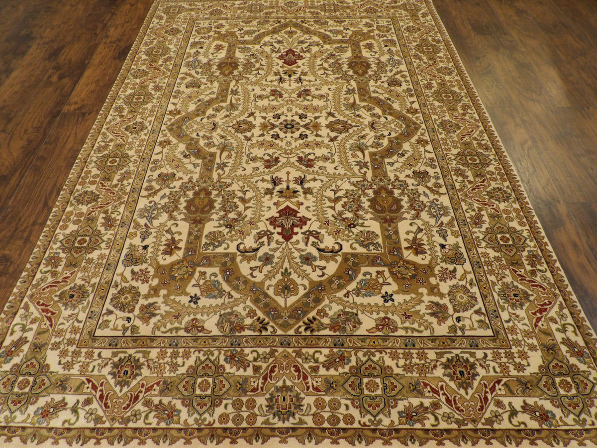 Fine Persian Haji Jalili rug corner detail