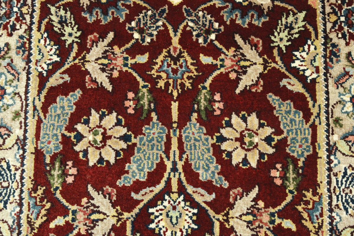 Traditional Fine Herati rug corner detail