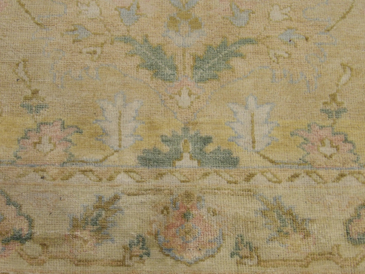 Fine Kashan rug border detail