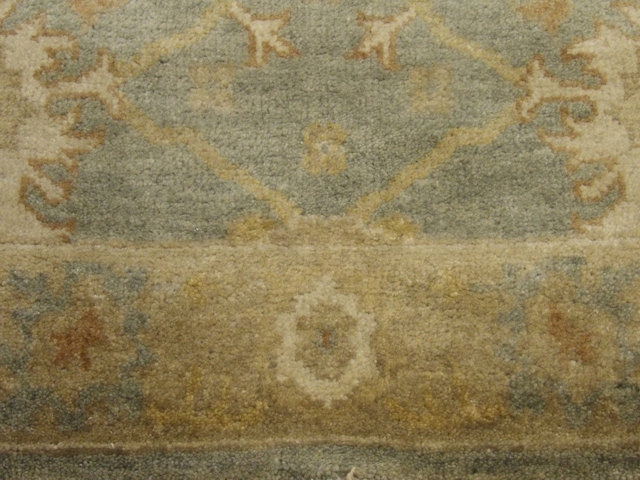 Turk Oushak Wash Natural Dye rug border detail