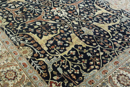 Traditional Fine Sherapi rug corner detail