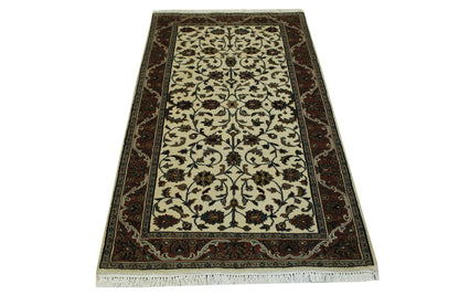 Traditional Indo Mahal rug border detail