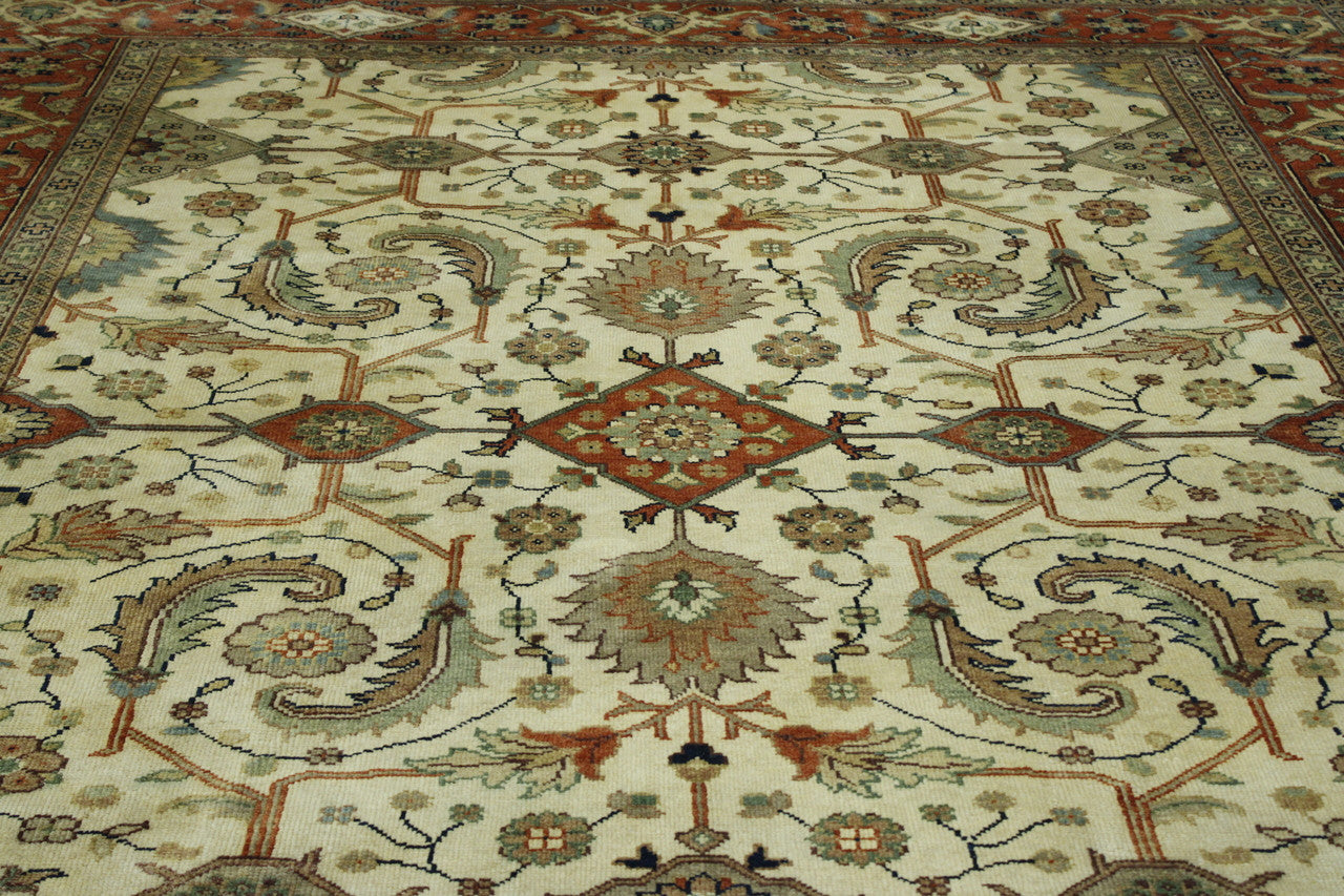Tribal Hali Heriz rug corner detail