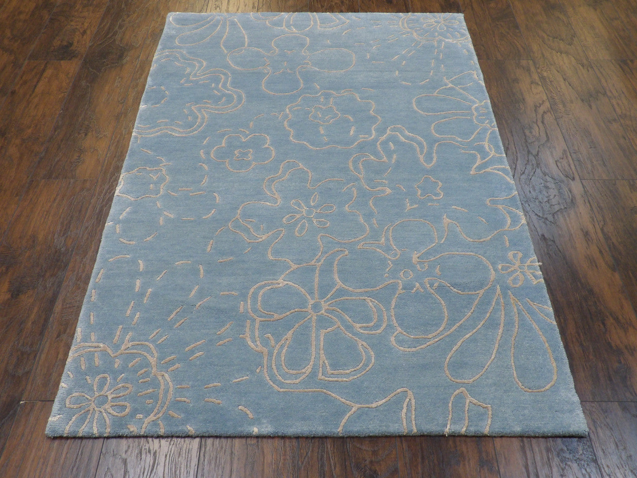 Transitional Rose Design rug corner detail