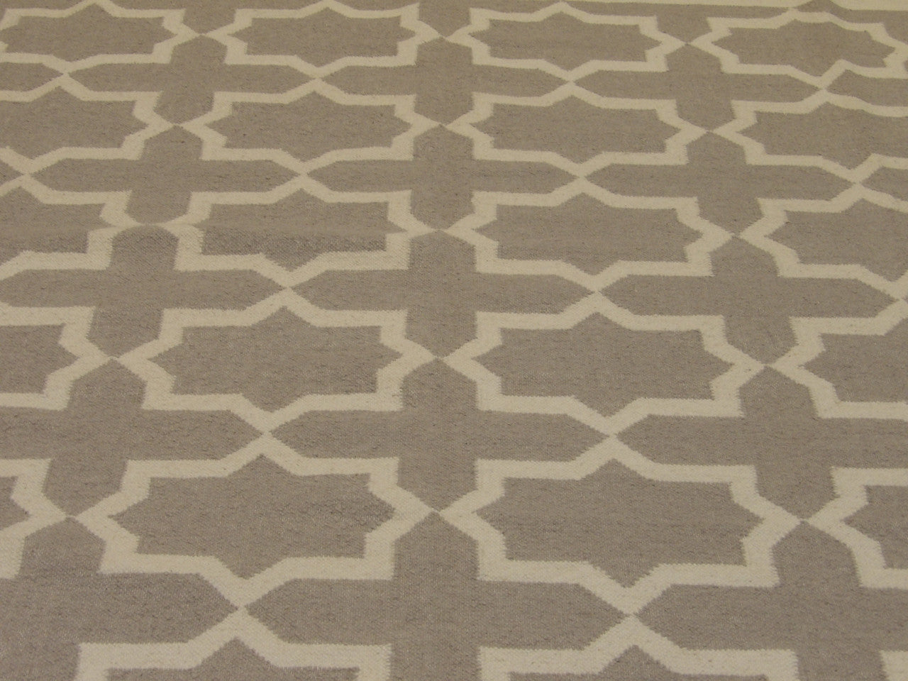 Back of Coastal Flat Weave Indoor/Outdoor Durry Beachy hand-knotted rug
