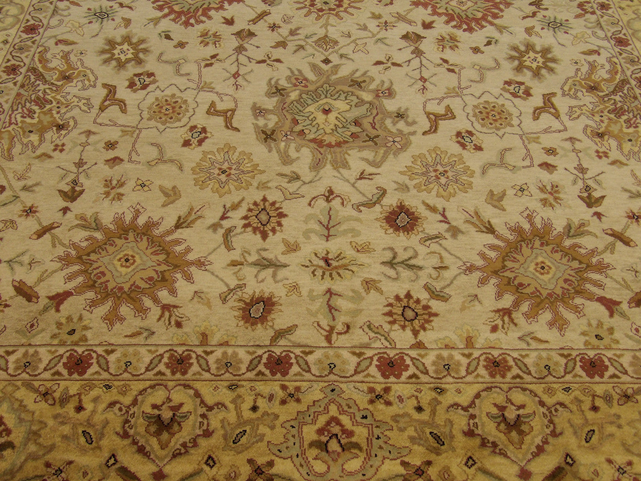 Ziegler tie-dye rug border detail, beige and gold