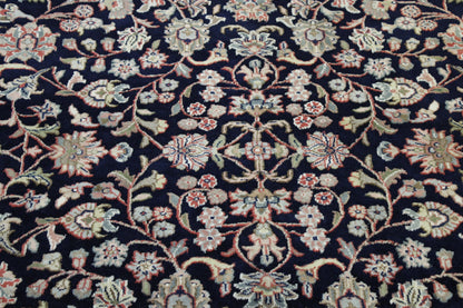 Traditional Mahal Design rug border detail