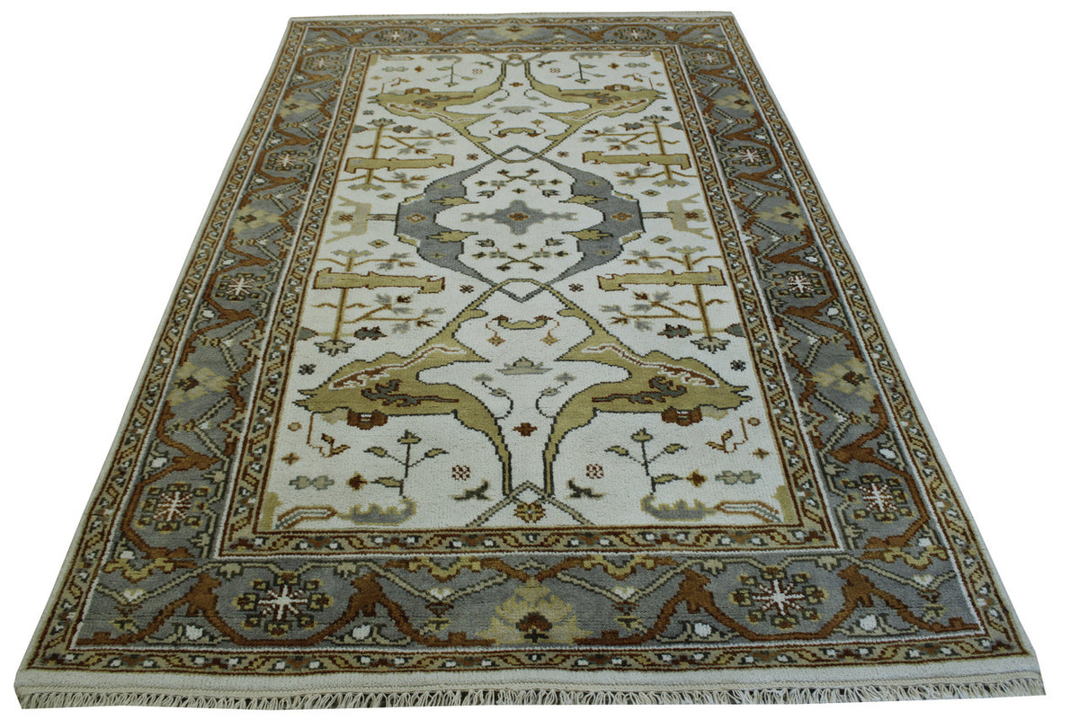 Oushak Ziegler rug corner detail