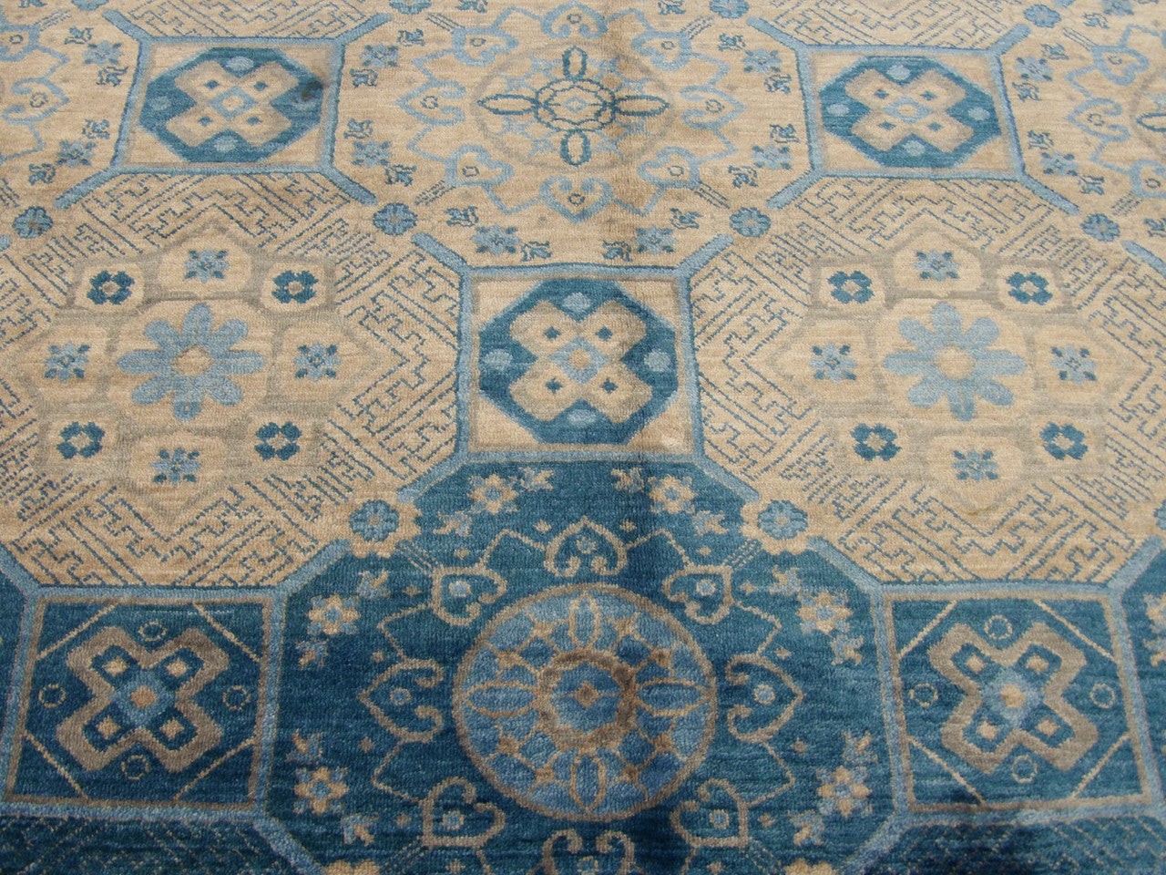 European Design Bamboo rug border detail