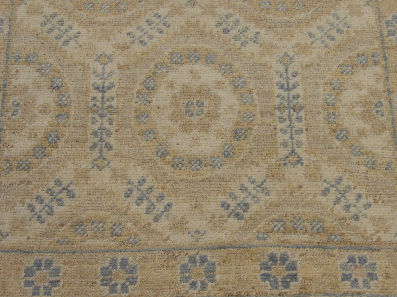 Oushak runner border detail